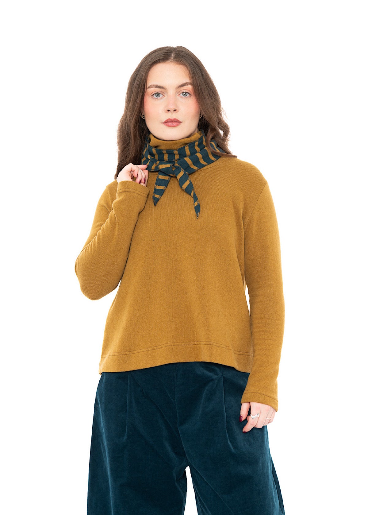 KNITTED ROSE NECKERCHIEF