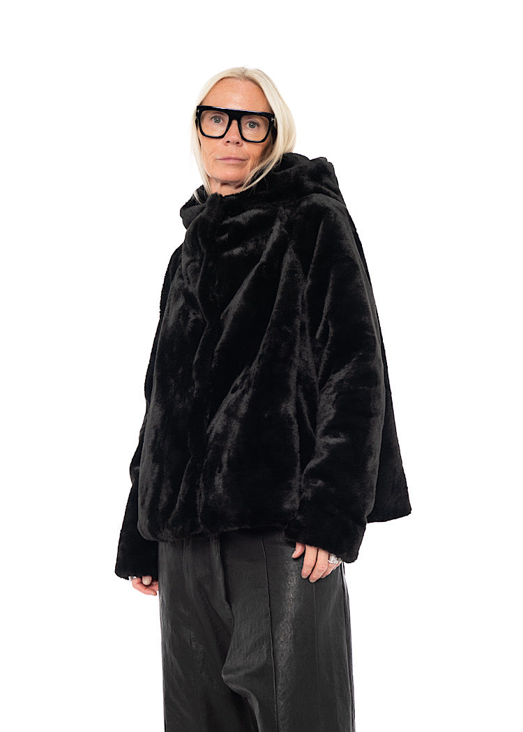 CROPPED HOODED FAUX FUR JACKET