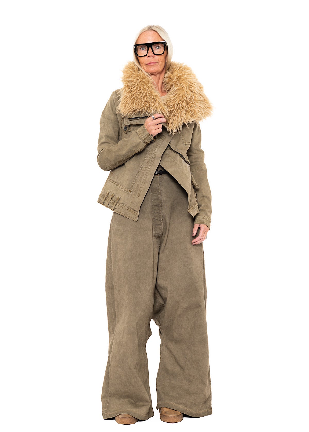 FITTED FAUX FUR-TRIM DENIM JACKET