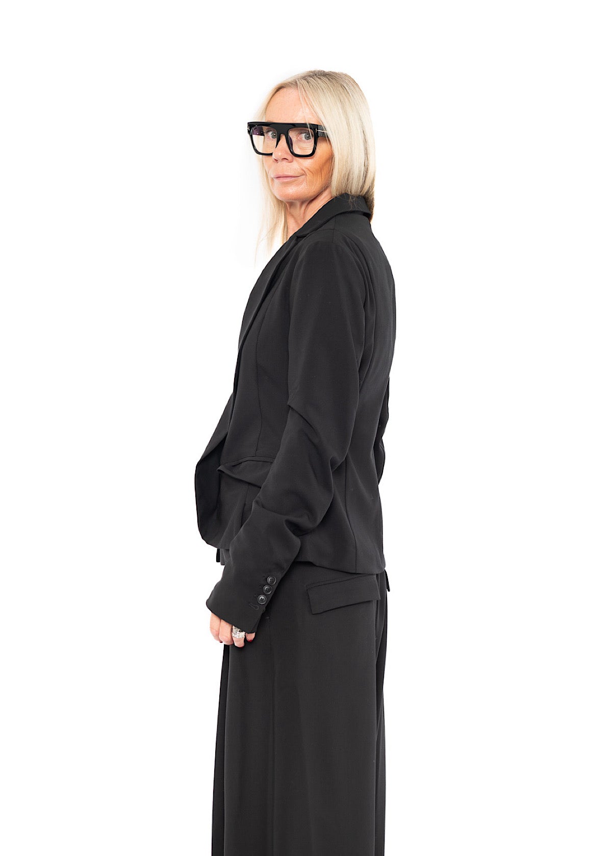 TAILORED WOOL BLAZER