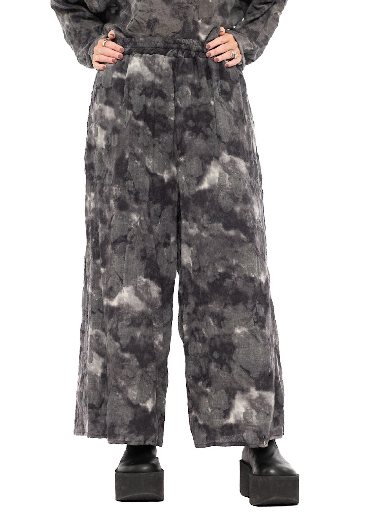 TEXTURED WIDE LEG TROUSER
