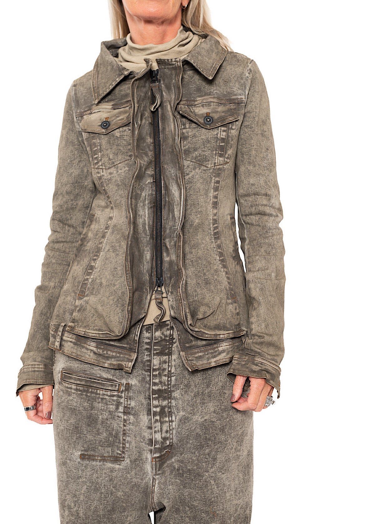 FITTED STRETCH DENIM JACKET