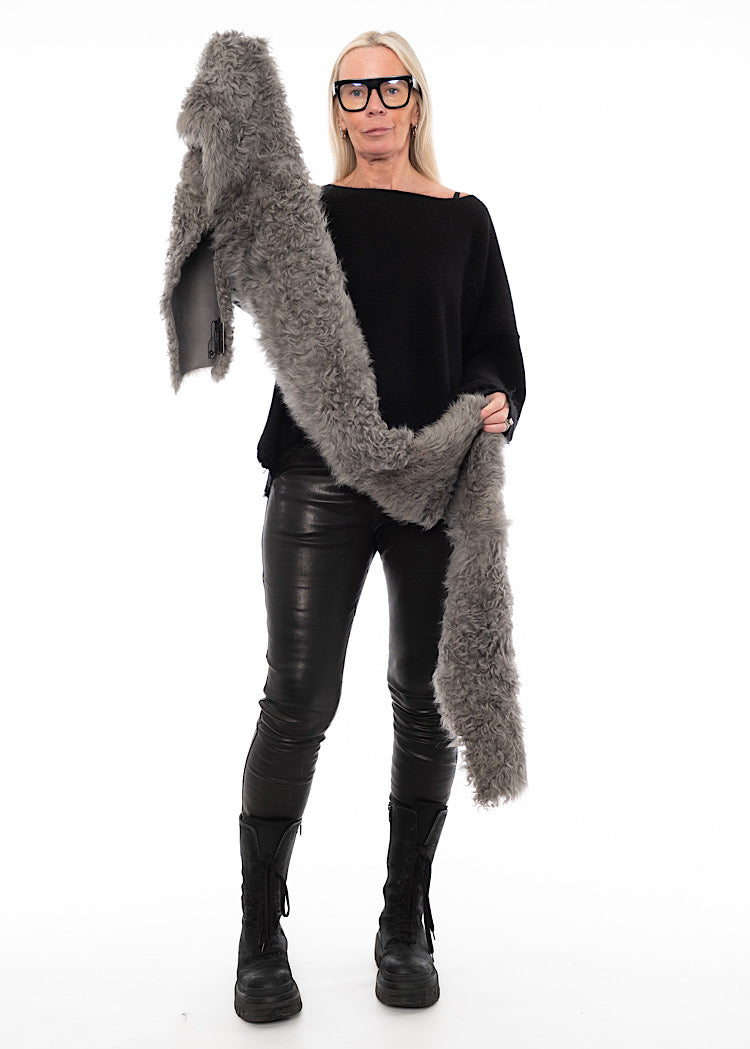 DOM GOOR LONG FUR SCARF