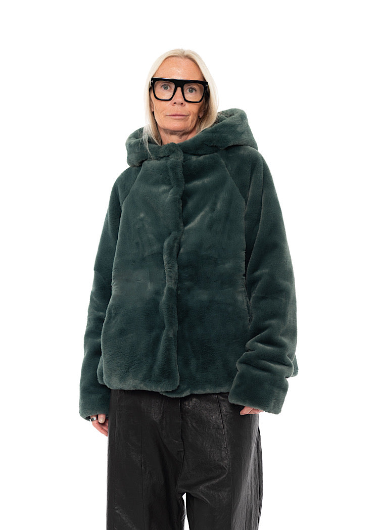 CROPPED HOODED FAUX FUR JACKET