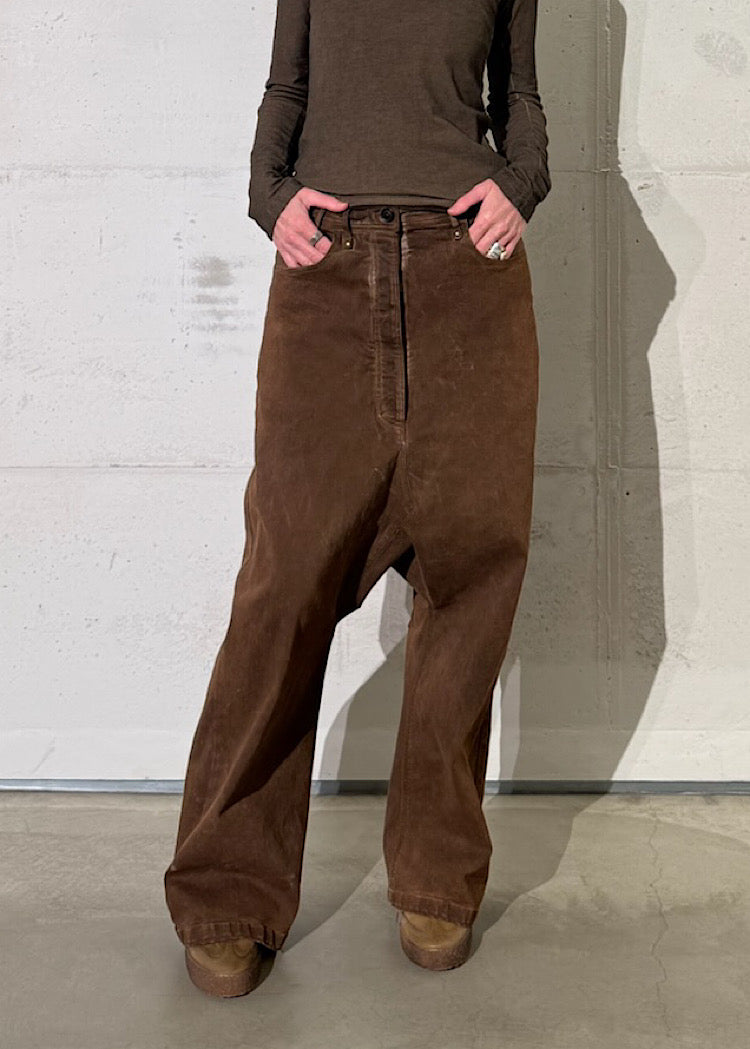 GARMENT-DYED WIDE-LEG DENIM TROUSER *DK DAKAR CLOUD* (SHOWN IN DAKAR CLOUD)
