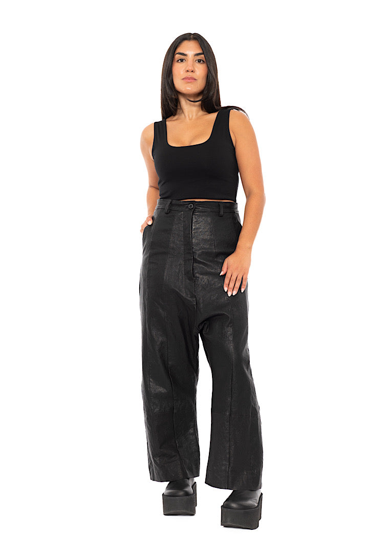 SLEEVELESS CROPPED LENGTH TOP