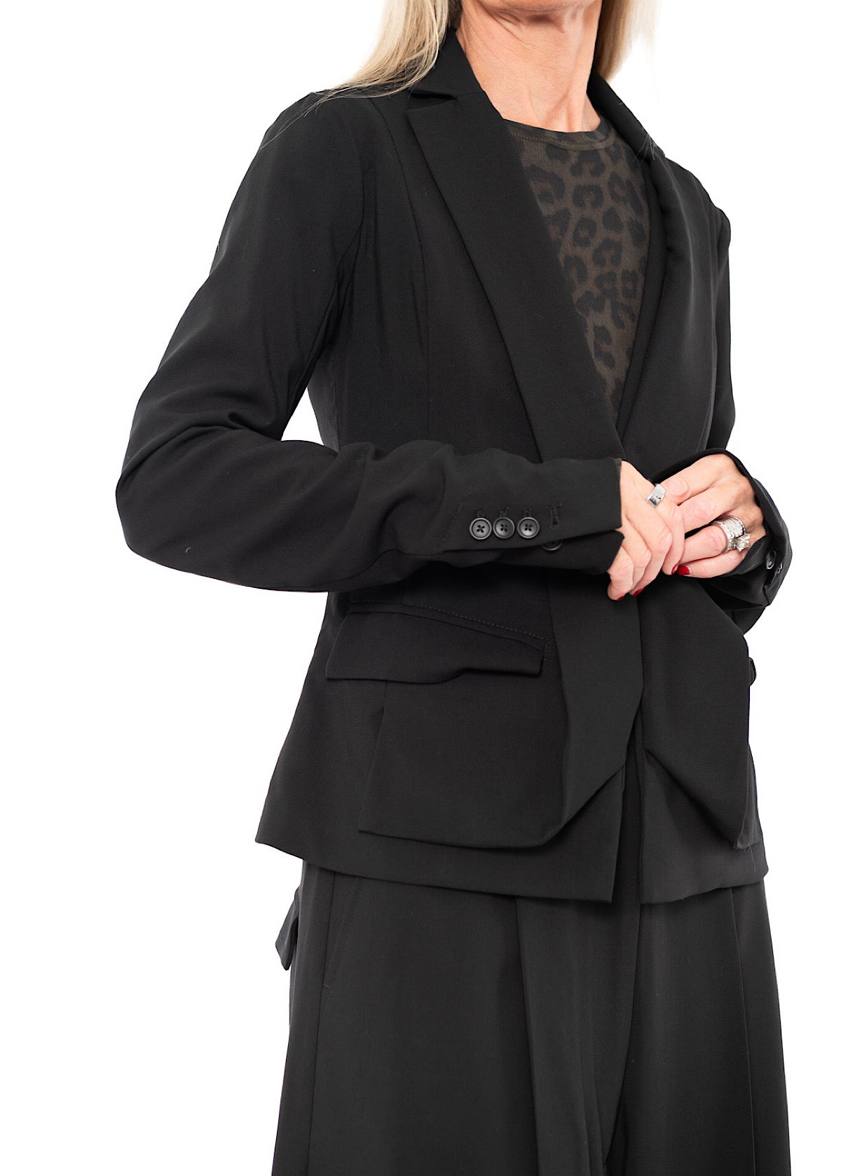 TAILORED WOOL BLAZER