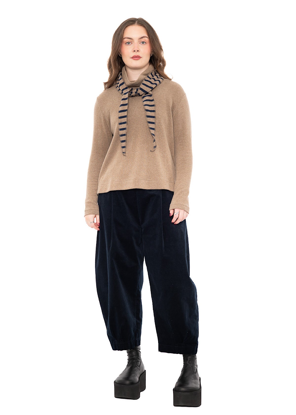 KNITTED ROSE NECKERCHIEF