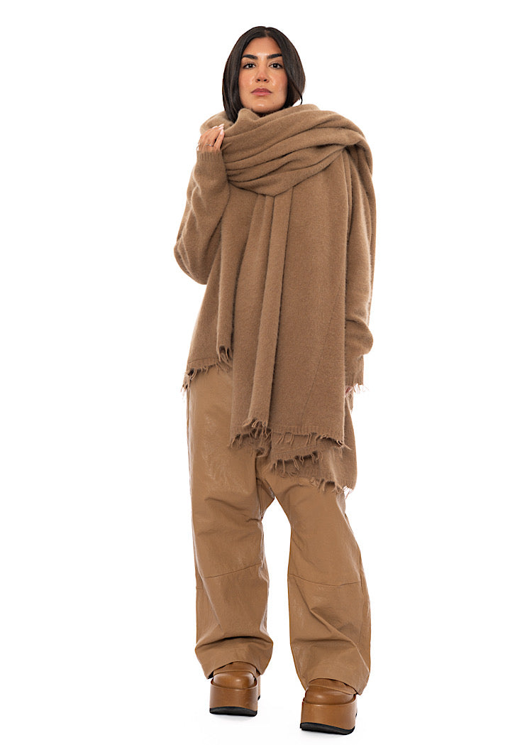 OVERSIZED FRAYED KNIT SCARF