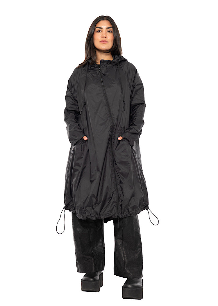 TECHNICAL RAIN COAT