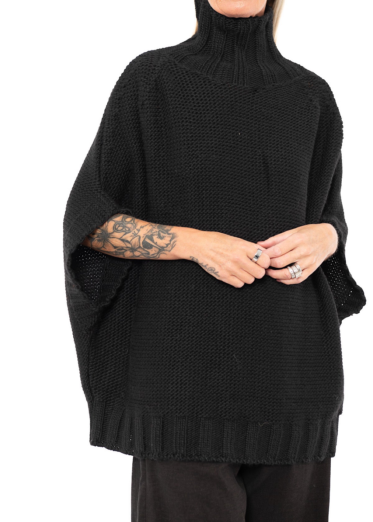 HIGH NECK KNITTED PULLOVER