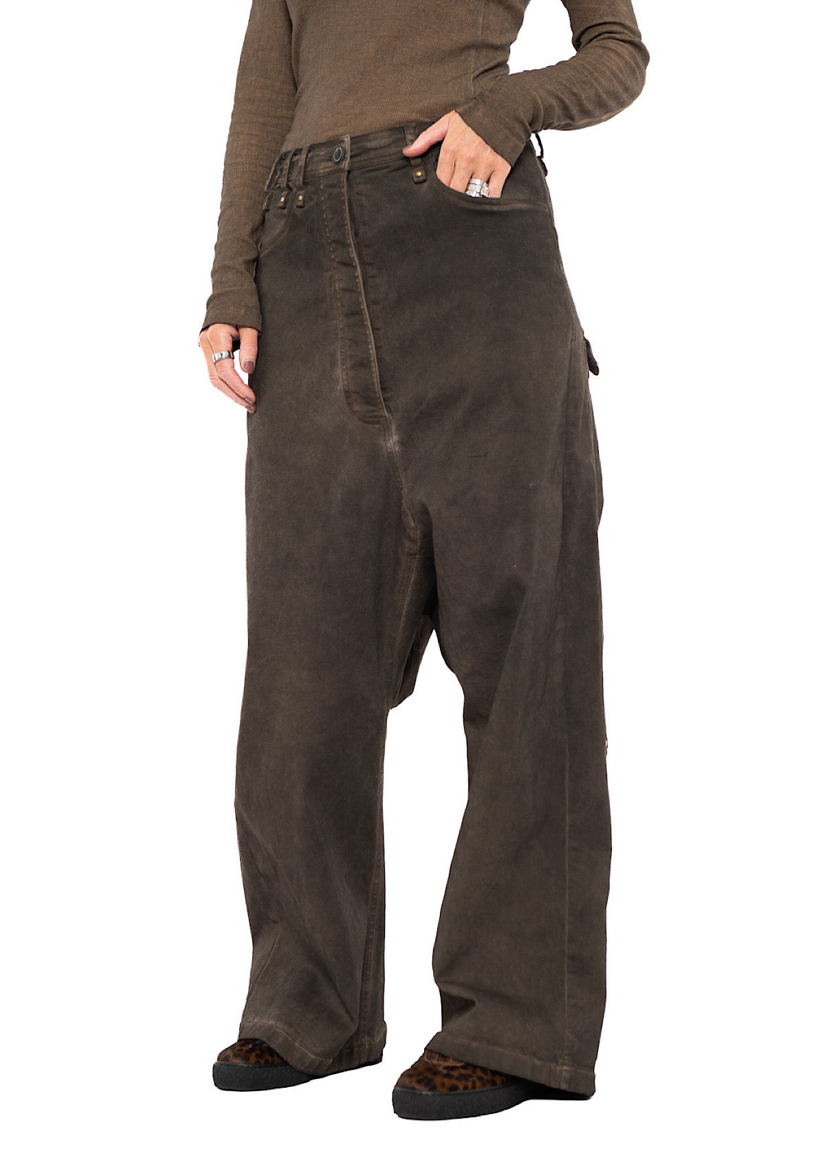 GARMENT-DYED WIDE-LEG DENIM TROUSER