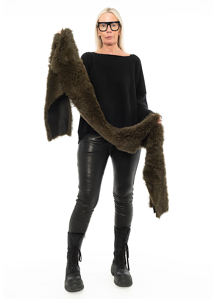 DOM GOOR LONG FUR SCARF