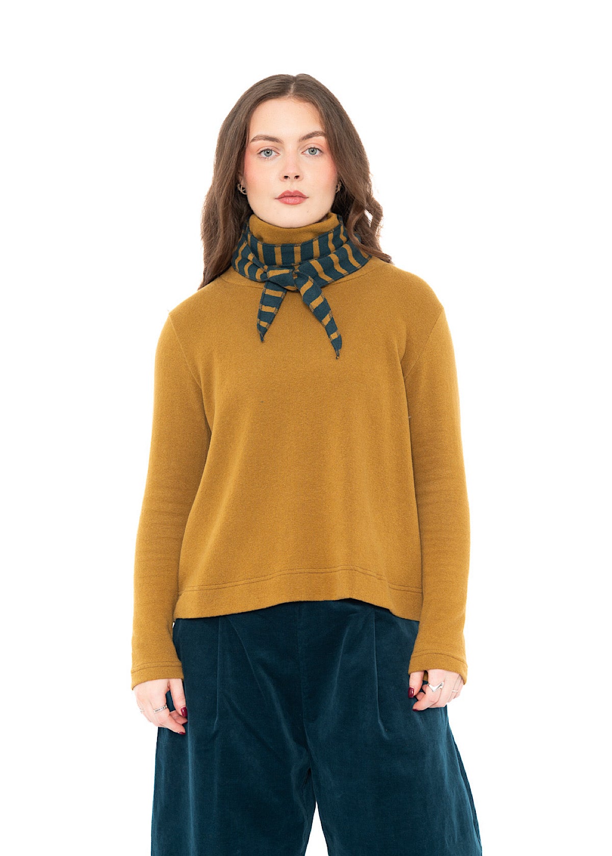 KNITTED ROSE NECKERCHIEF