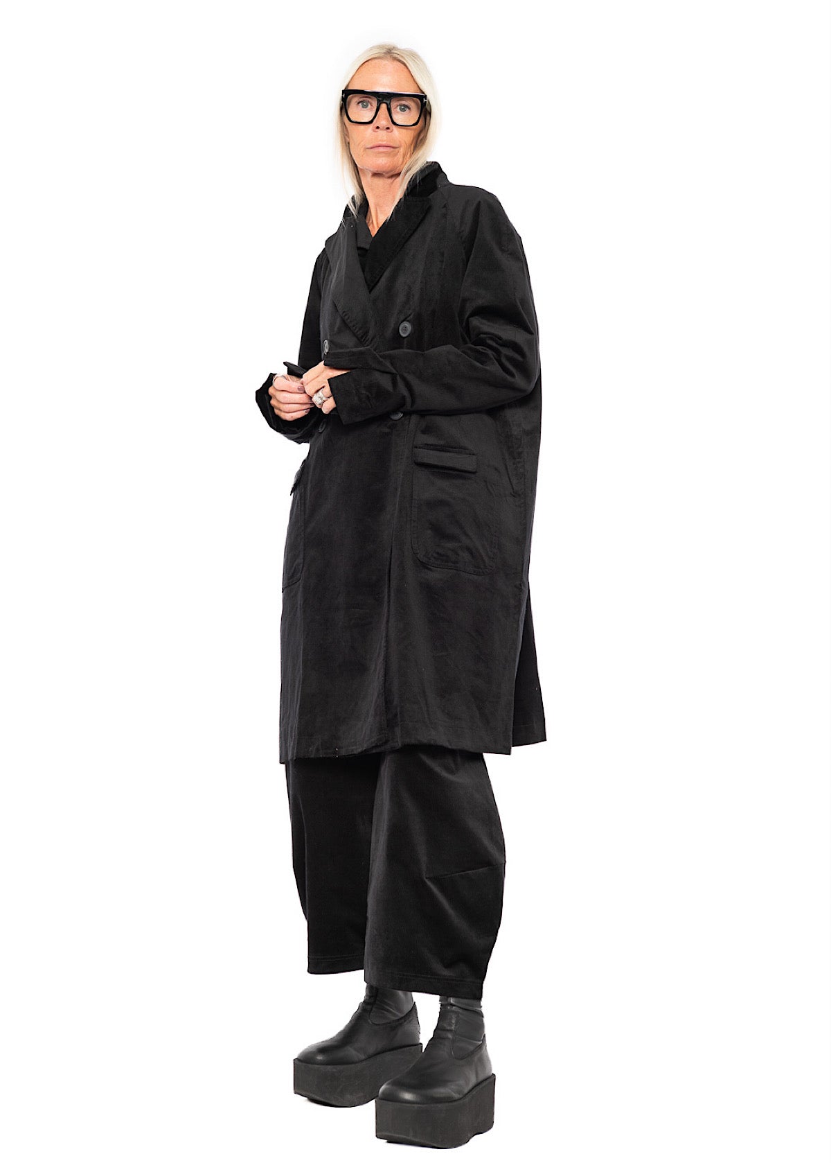 DOUBLE-BREASTED STRETCH-VELVET COAT