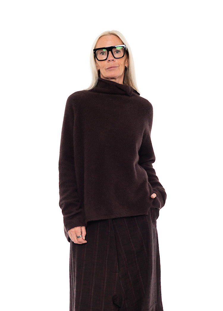SIGNATURE RACCOON FUNNEL NECK KNIT