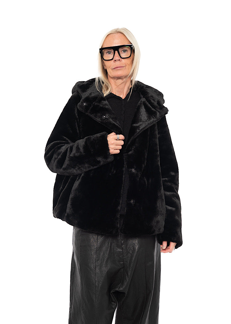 CROPPED HOODED FAUX FUR JACKET