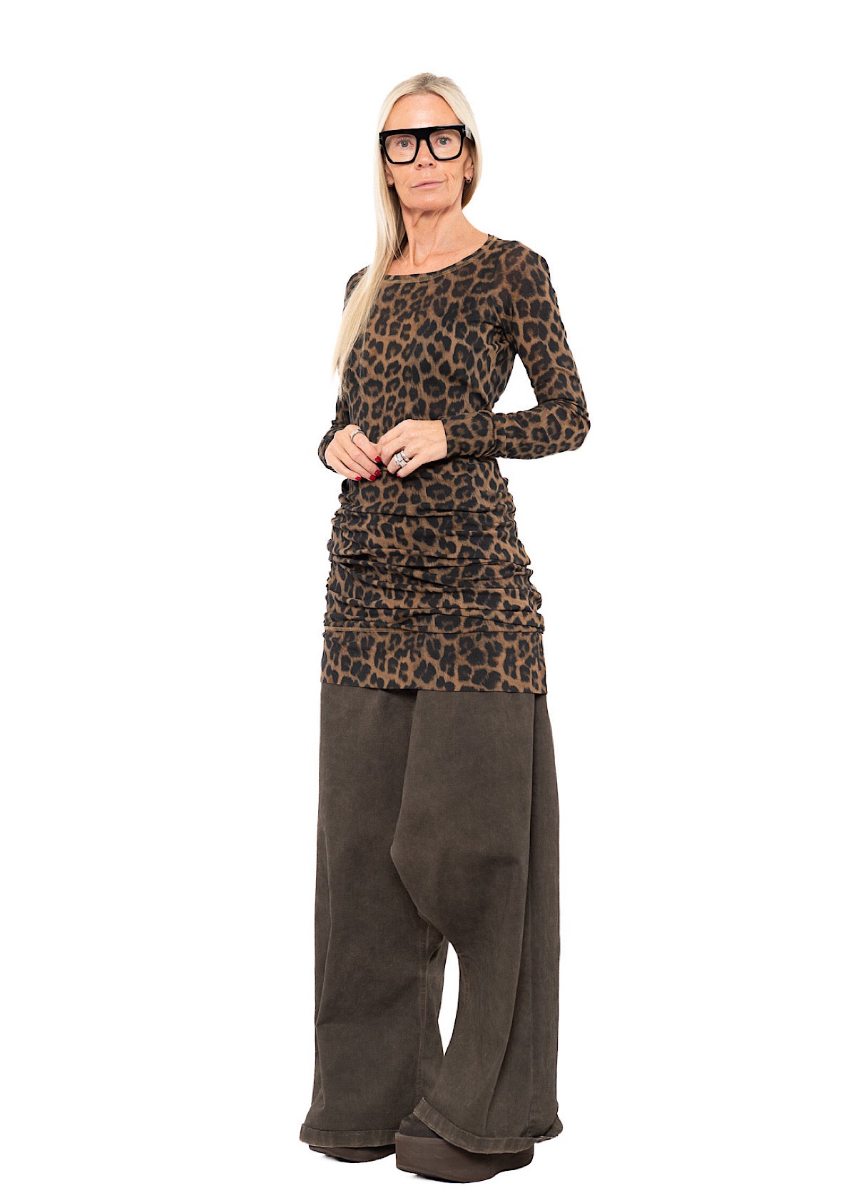 FITTED LEOPARD PRINT LONGLINE T-SHIRT