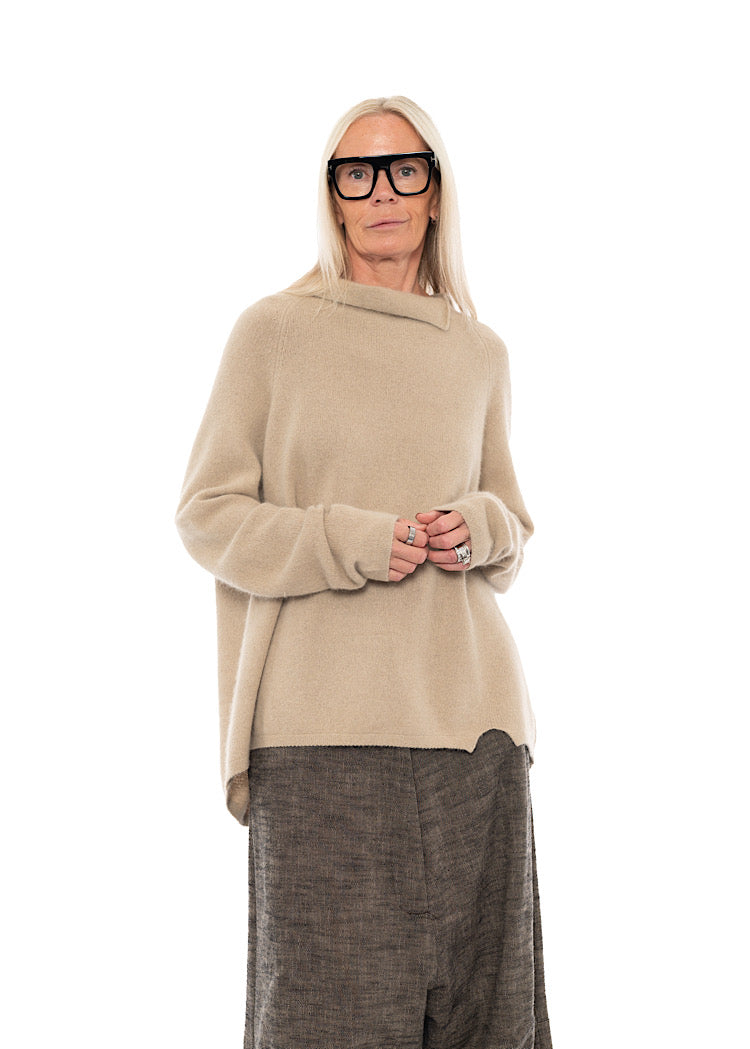 SIGNATURE RACCOON FUNNEL NECK KNIT