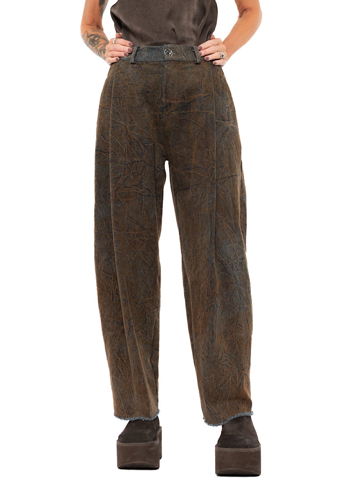 STONE-WASHED DENIM BANANA-LEG TROUSER