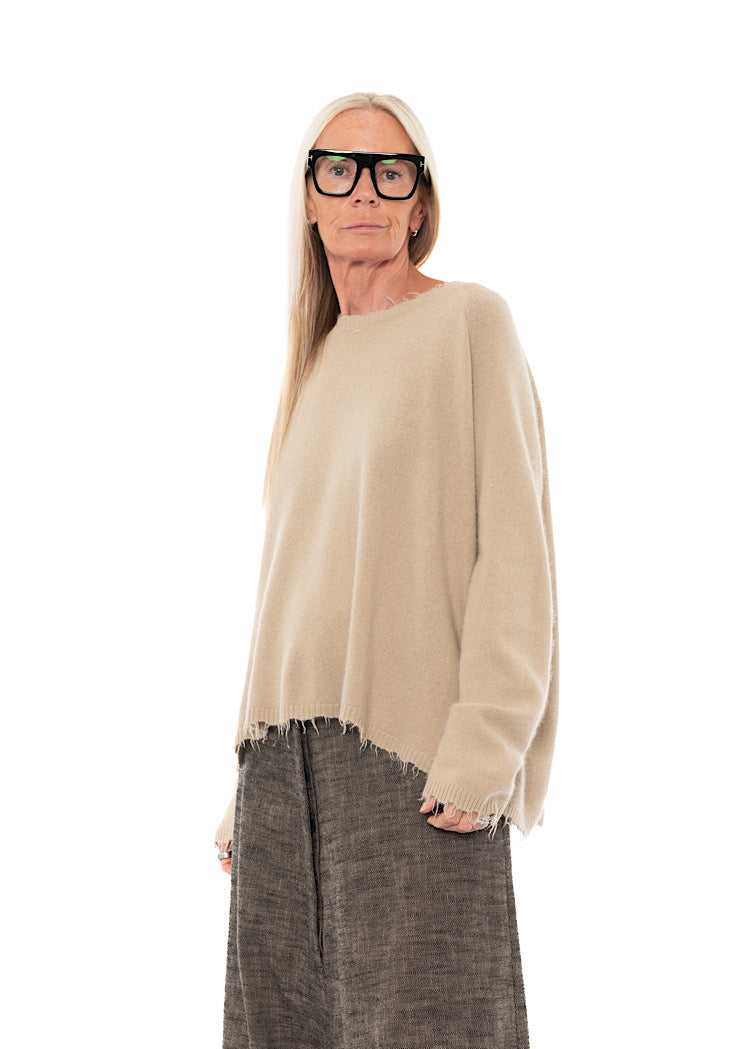 DISTRESSED MERINO RACCOON PULLOVER