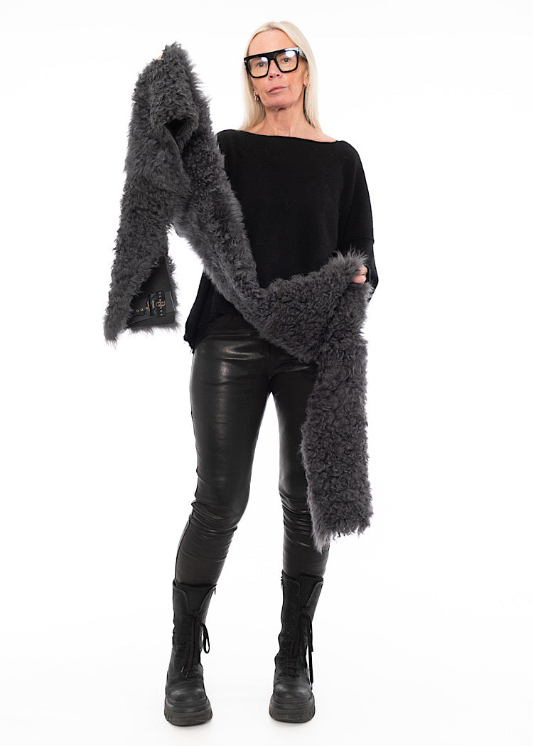 DOM GOOR LONG FUR SCARF