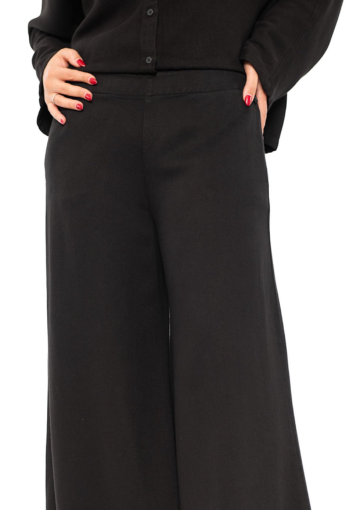 HIGH-WAISTED WIDE LEG TROUSER