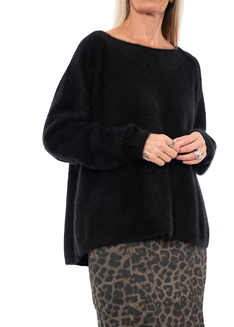 SIGNATURE RACCOON HAIR KNIT