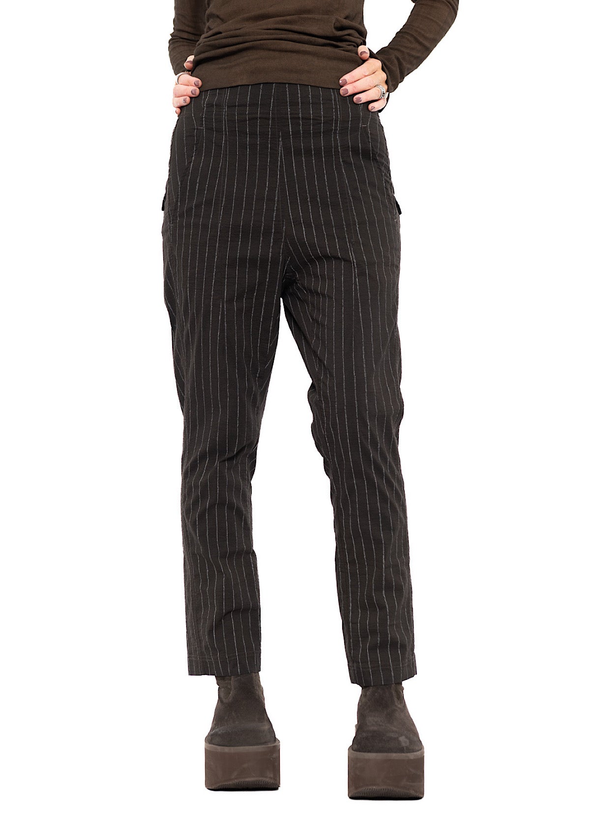 TAPERED PINSTRIPE STRETCH TROUSER