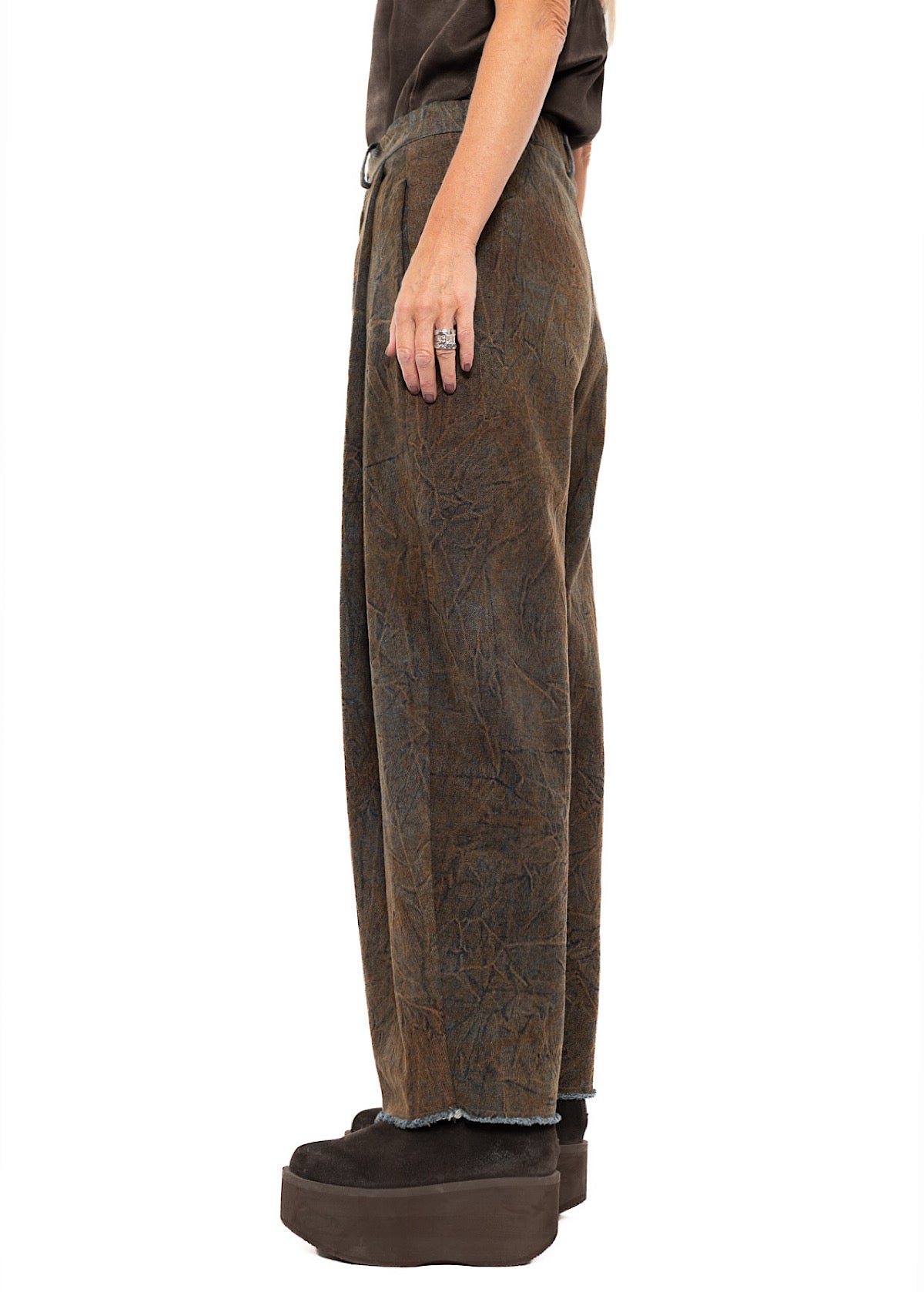 STONE-WASHED DENIM BANANA-LEG TROUSER
