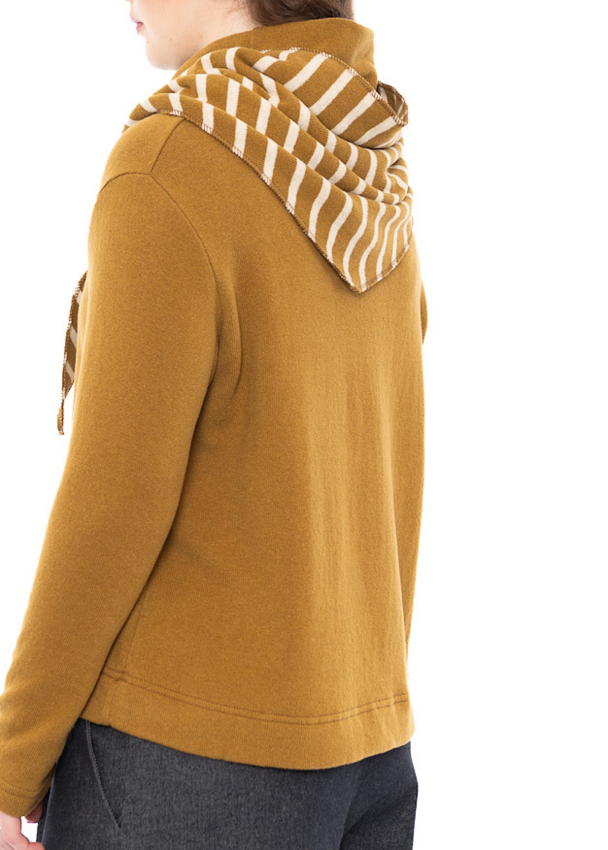 WIDE-STRIPE TRIANGLE TIPPY NECKERCHIEF