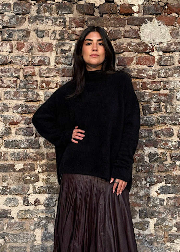 SIGNATURE RACCOON FUNNEL NECK KNIT