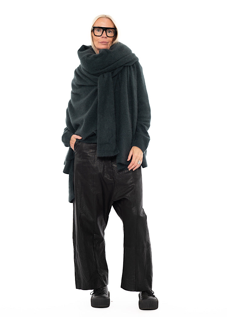 SIGNATURE OVERSIZED RACOON SCARF