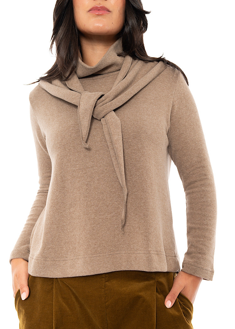 SOFT-KNIT TRIANGLE TIPPY NECKERCHIEF