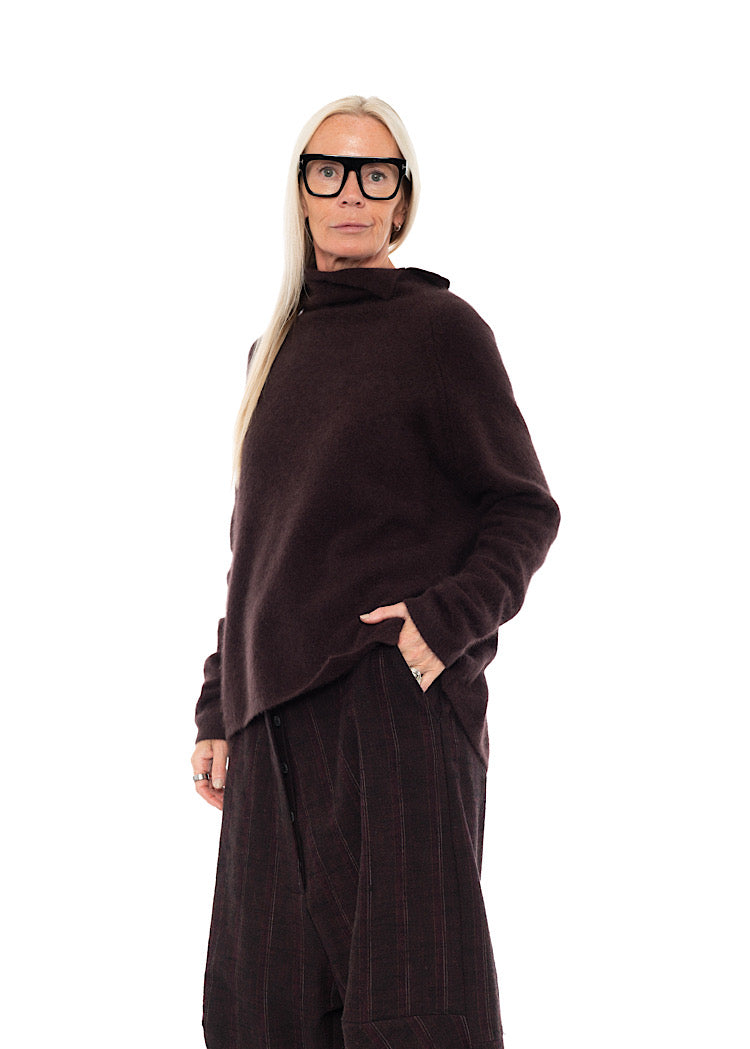 SIGNATURE RACCOON FUNNEL NECK KNIT