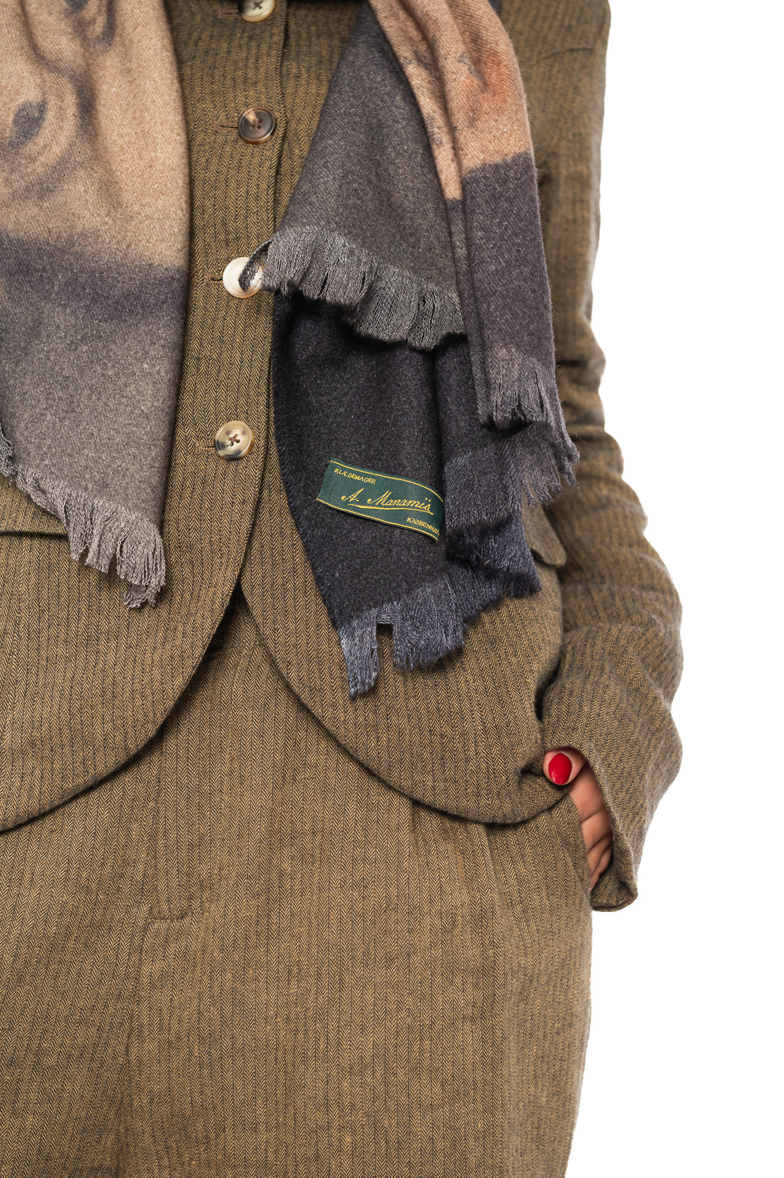 PORTRAIT PRINTED WOOL SCARF