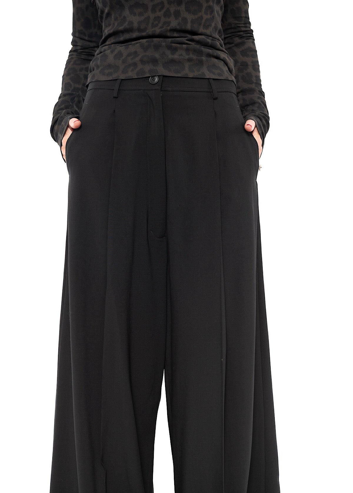 SIGNATURE WIDE-LEG TAILORED TROUSER
