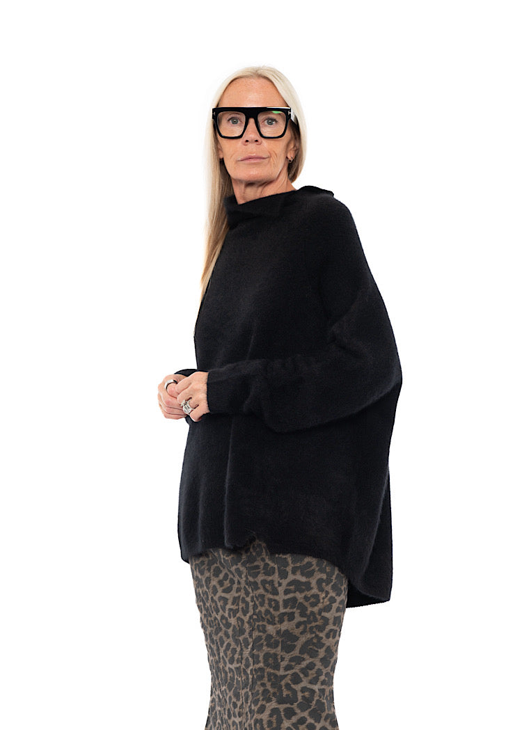 SIGNATURE RACCOON FUNNEL NECK KNIT