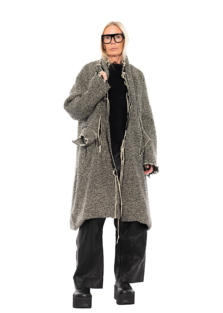 OVERSIZED DISTRESSED CHECK WOOL COAT