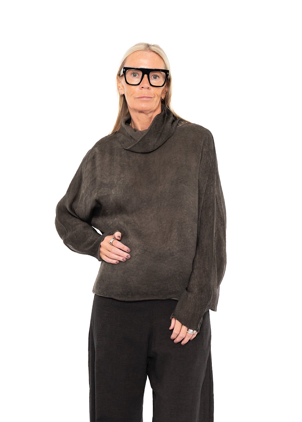 RELAXED HIGH NECKLINE TOP
