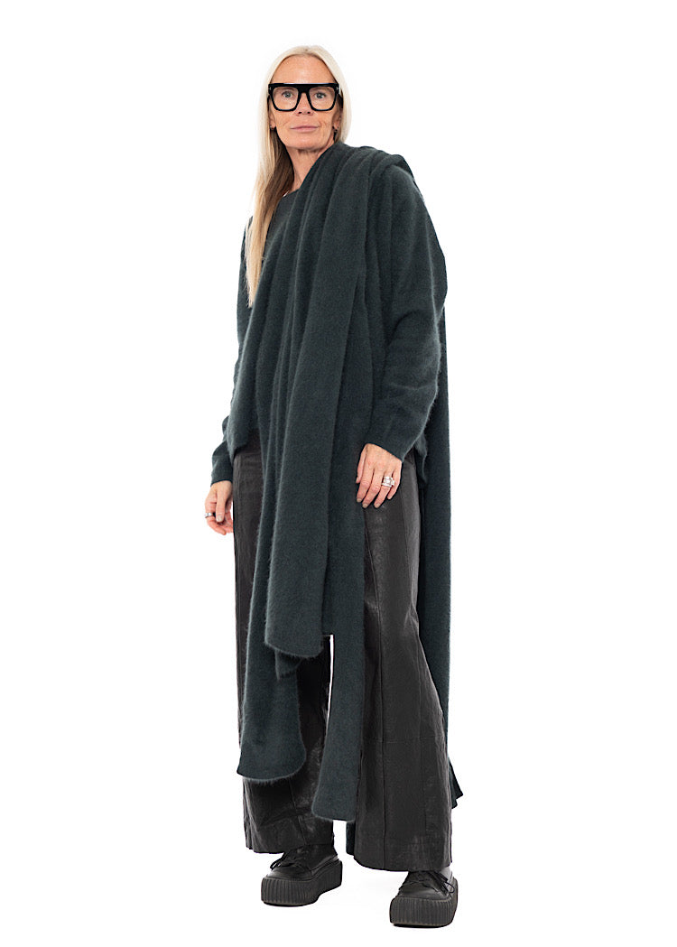 SIGNATURE OVERSIZED RACOON SCARF