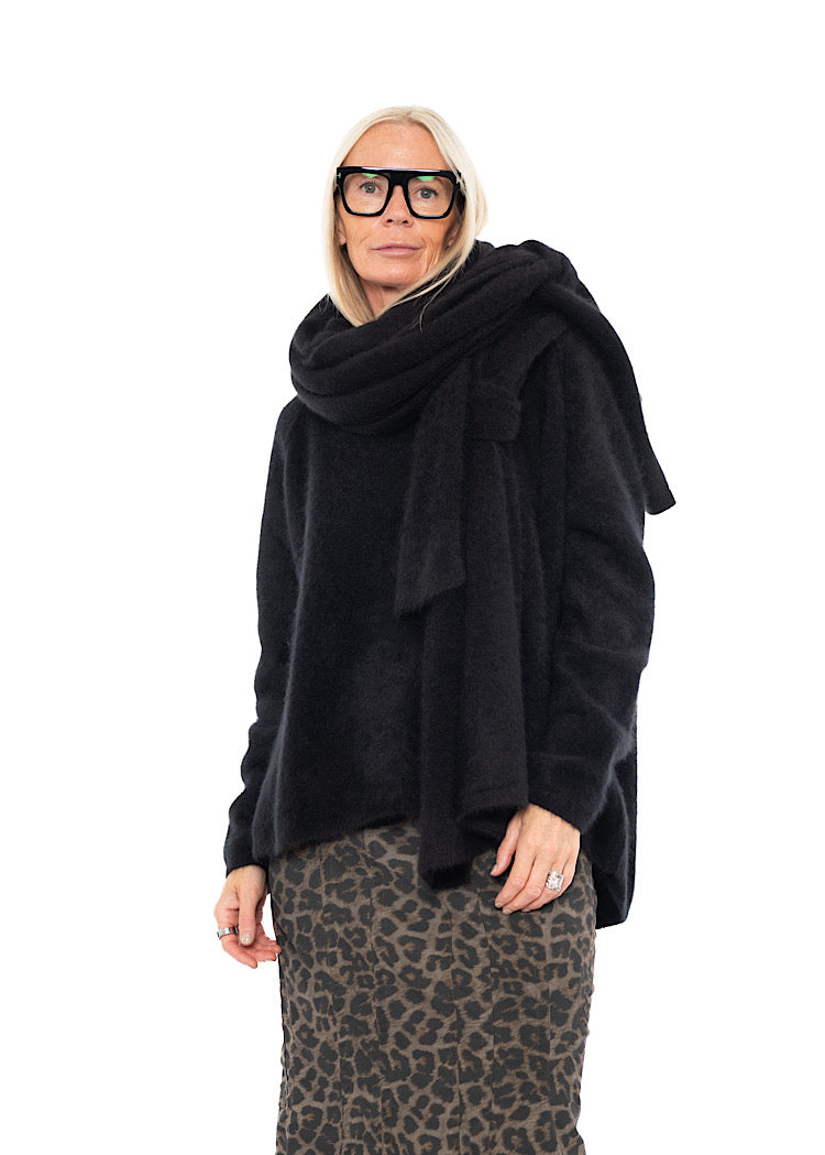 SIGNATURE RACCOON HAIR SCARF