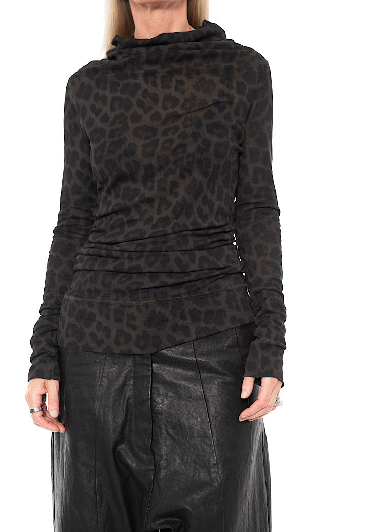 LEOPARD PRINT HIGH-NECK T-SHIRT
