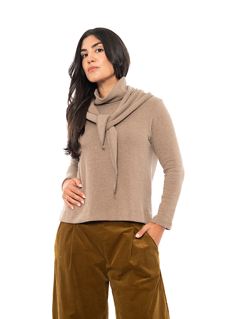 SOFT-KNIT TRIANGLE TIPPY NECKERCHIEF