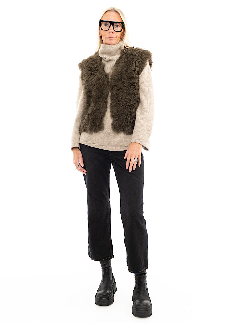 DOM GOOR CURLY SHORT GILET