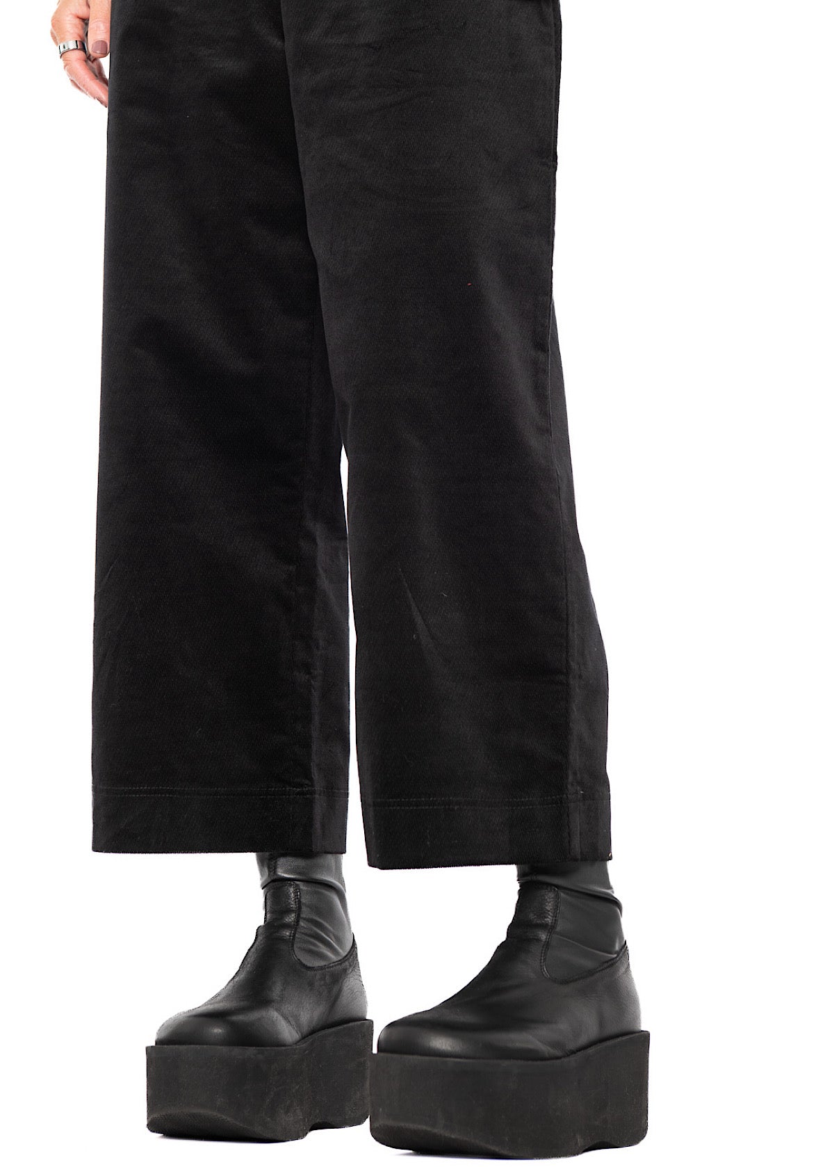 STRETCH-VELVET WIDE LEG TROUSER