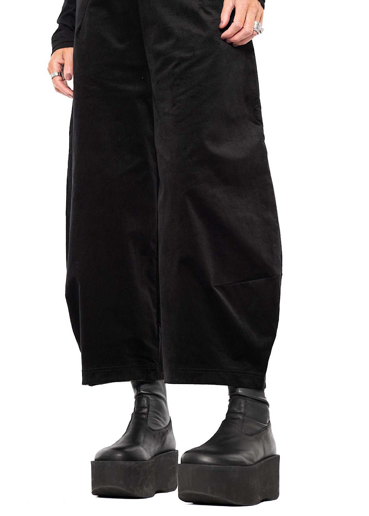 STRETCH-VELVET BALLOON TROUSER