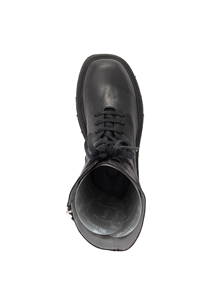 LACE UP LEATHER BOOT