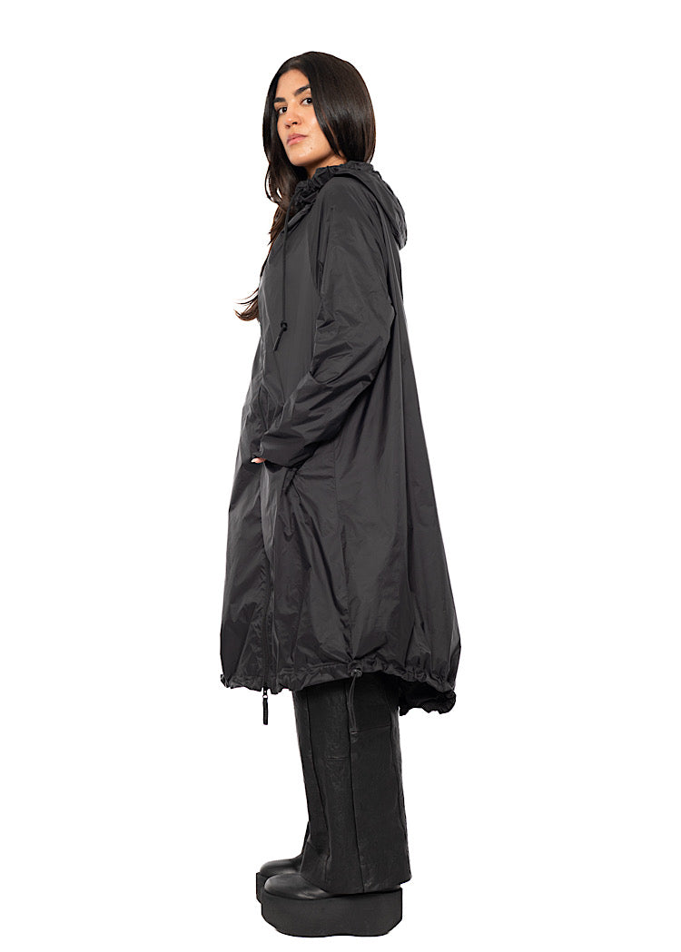 TECHNICAL RAIN COAT