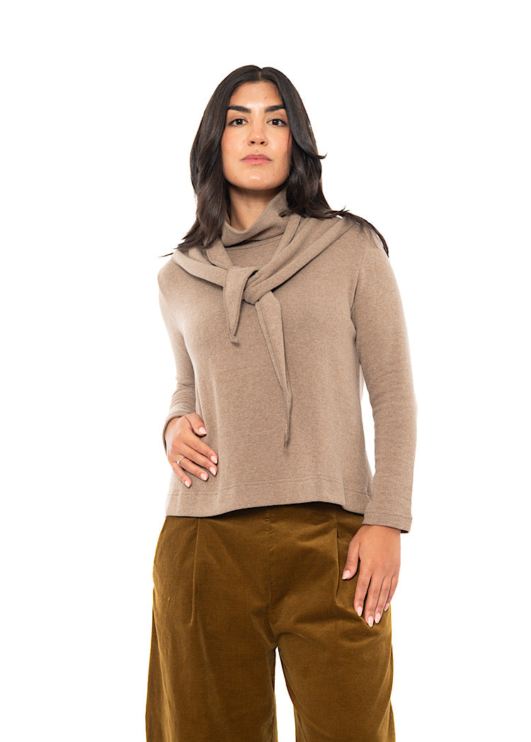 SOFT-KNIT TRIANGLE TIPPY NECKERCHIEF